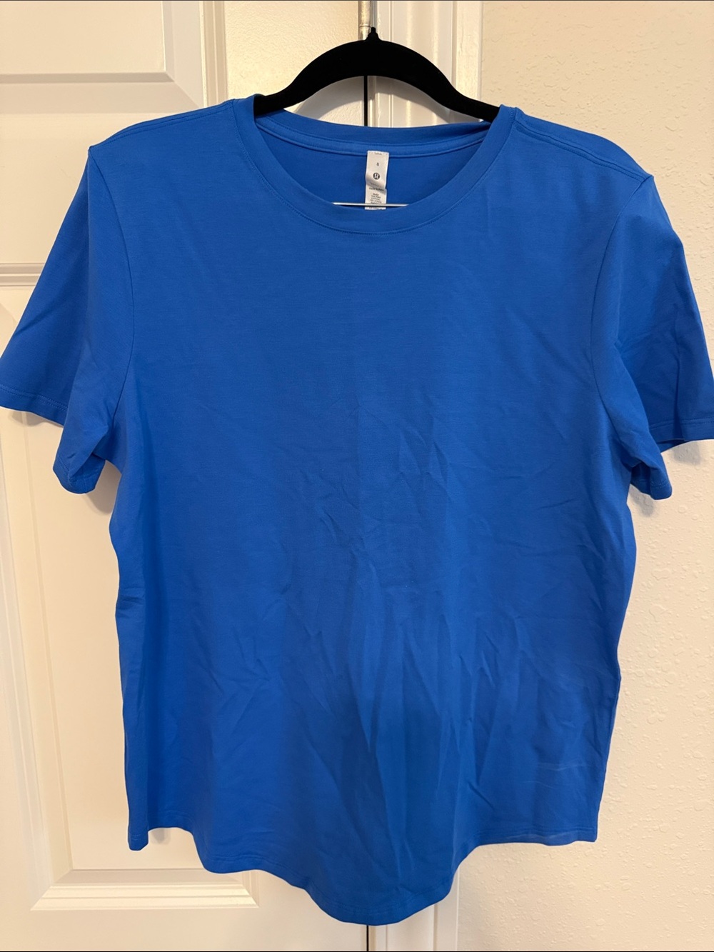 lululemon women’s love crewneck T-shirt, size 8
